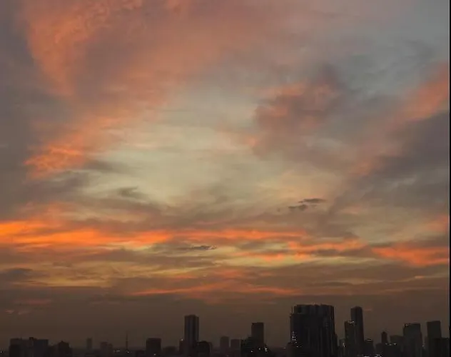 In Cubao, Sunset & Lights Chasing Manila
